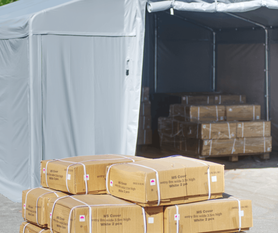 Przechowywanie towarów w namiocie magazynowym