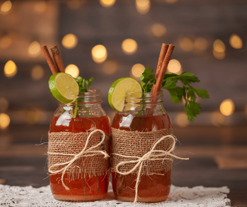 Jesienne herbatki podczas imprezy w namiocie