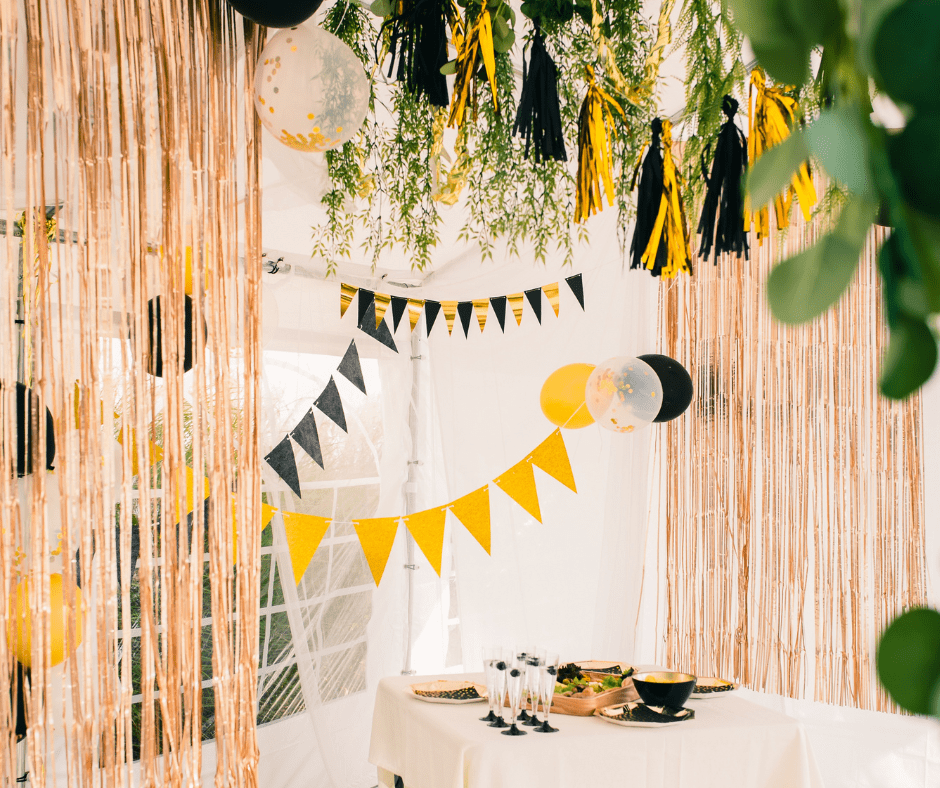 Dekoracje karnawałowe w namiocie imprezowym