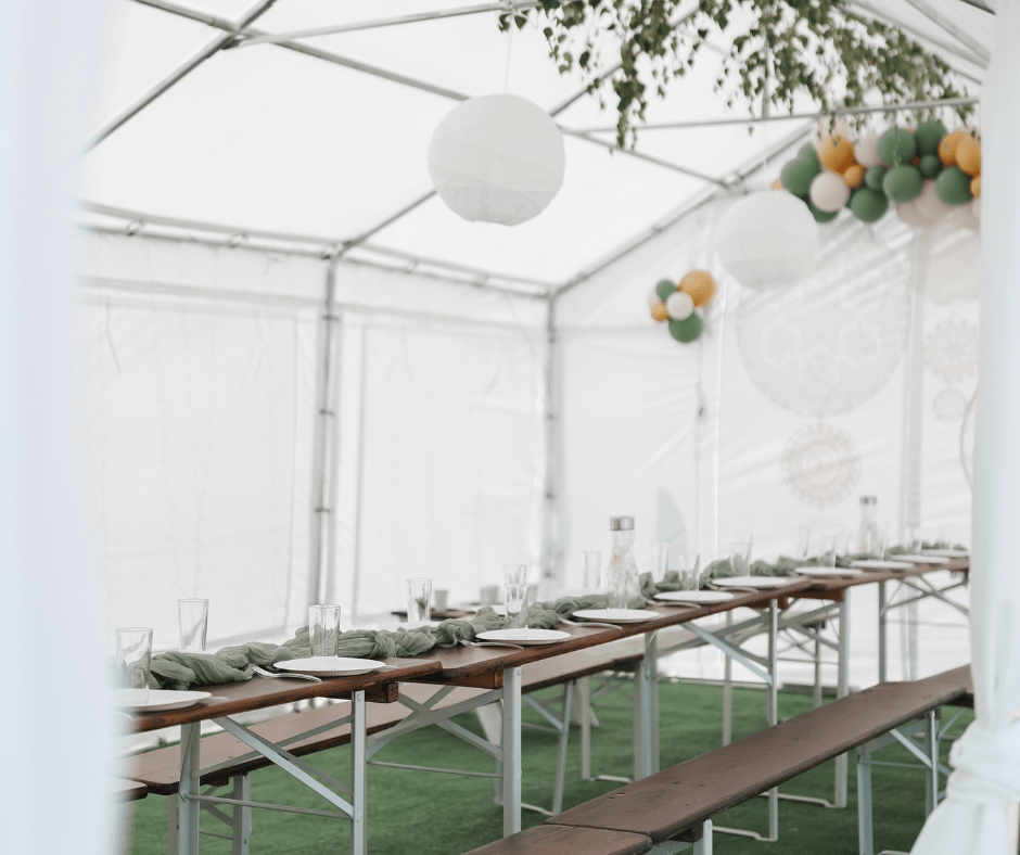 Namiot imprezowy na mocnej całorocznej konstrukcji