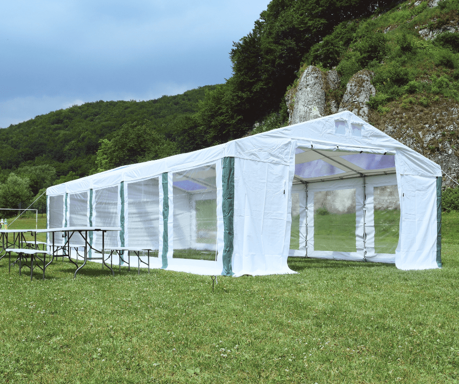 Plandeka z przezroczystymi bokami