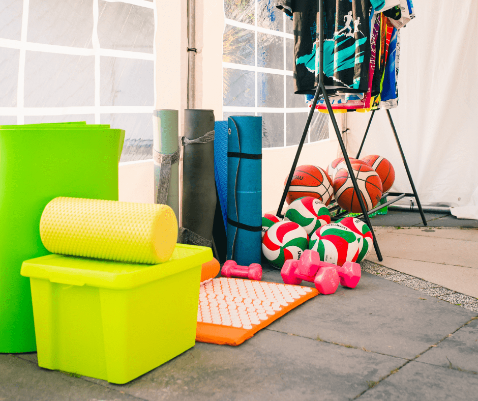 Sprzęt sportowy w namiocie